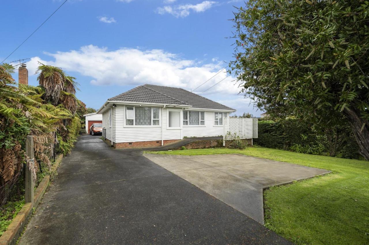 Entire House In Mt Wellington, Central オークランド エクステリア 写真