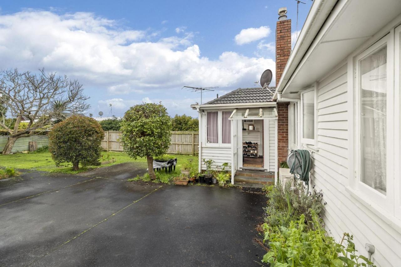 Entire House In Mt Wellington, Central オークランド エクステリア 写真