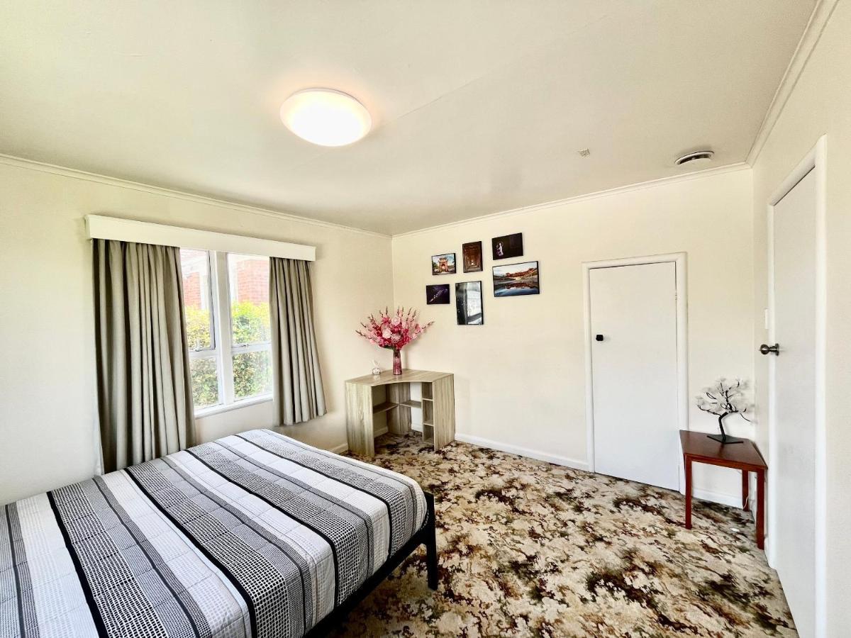 Entire House In Mt Wellington, Central オークランド エクステリア 写真